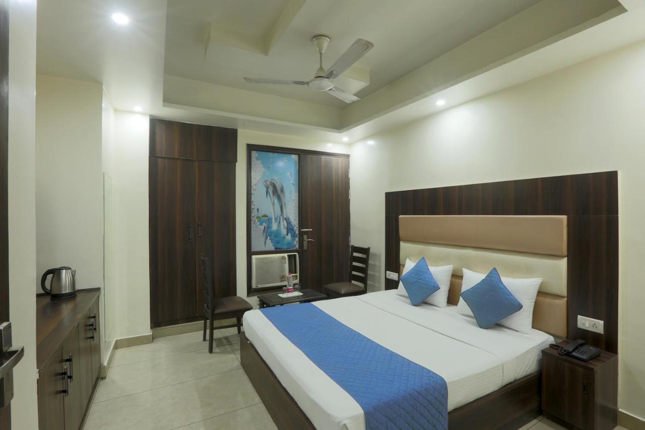 Palm Emerald Near International Airport 3*