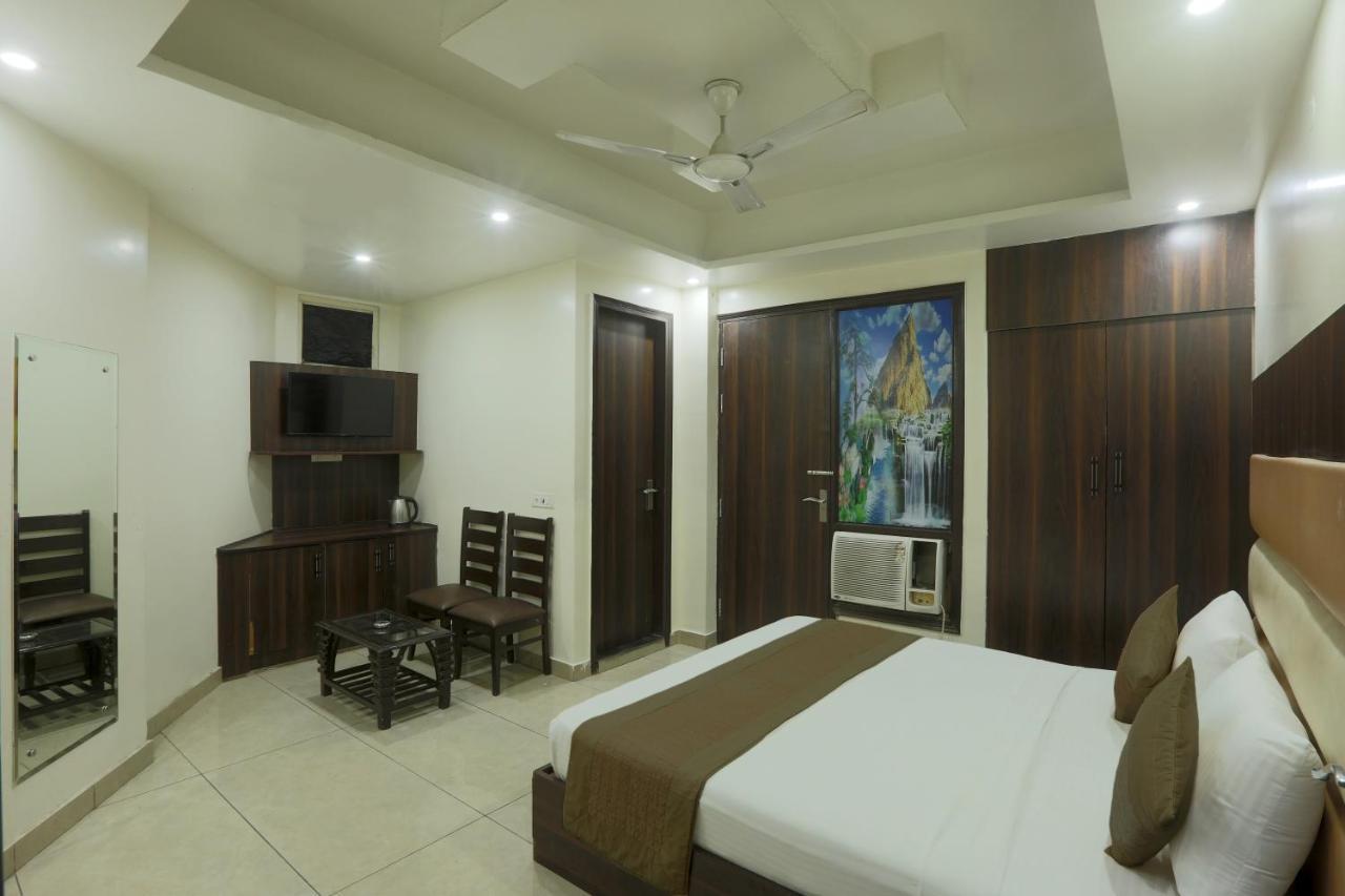 Bed & Breakfast Palm Emerald Near International Airport 3*